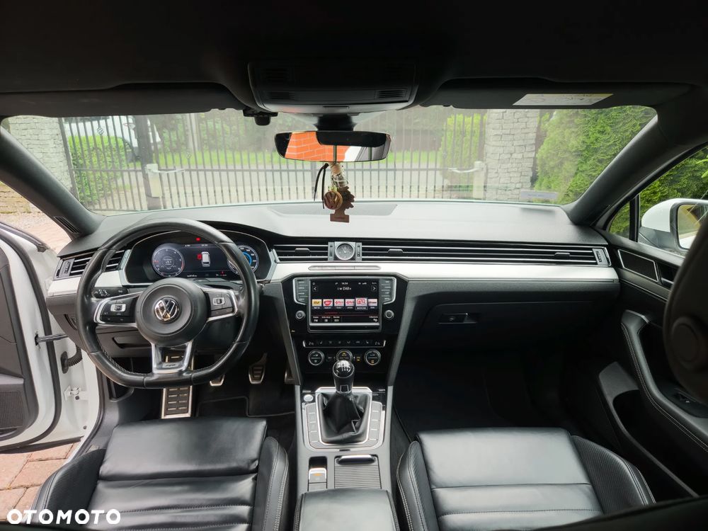 Volkswagen Passat - 9