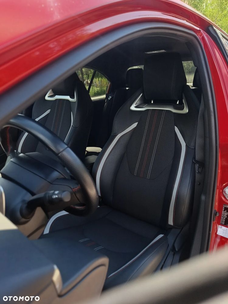 Toyota Corolla 1.6 GR Sport - 11