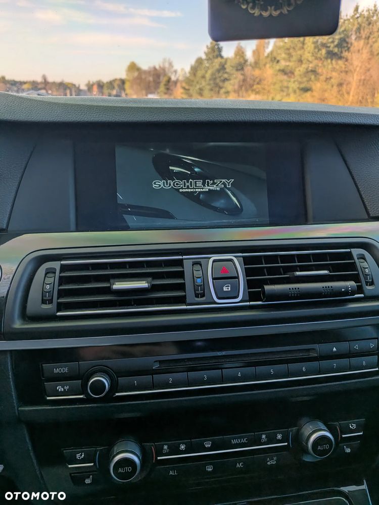 BMW Seria 5 530d xDrive - 13