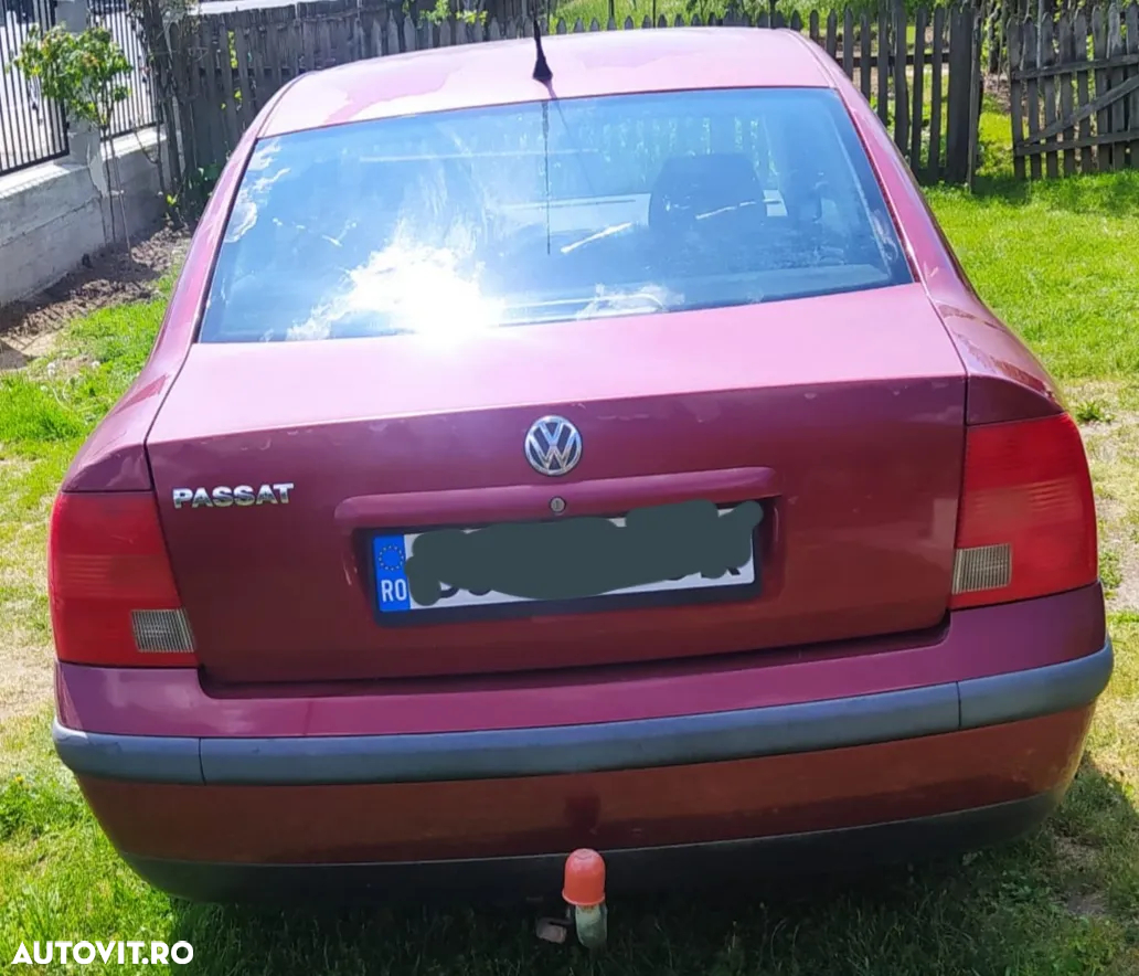 Volkswagen Passat 1.6 Comfortline - 2
