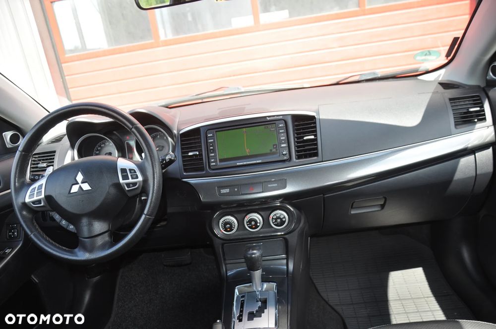 Mitsubishi Lancer 1.8 CVT Intense - 31