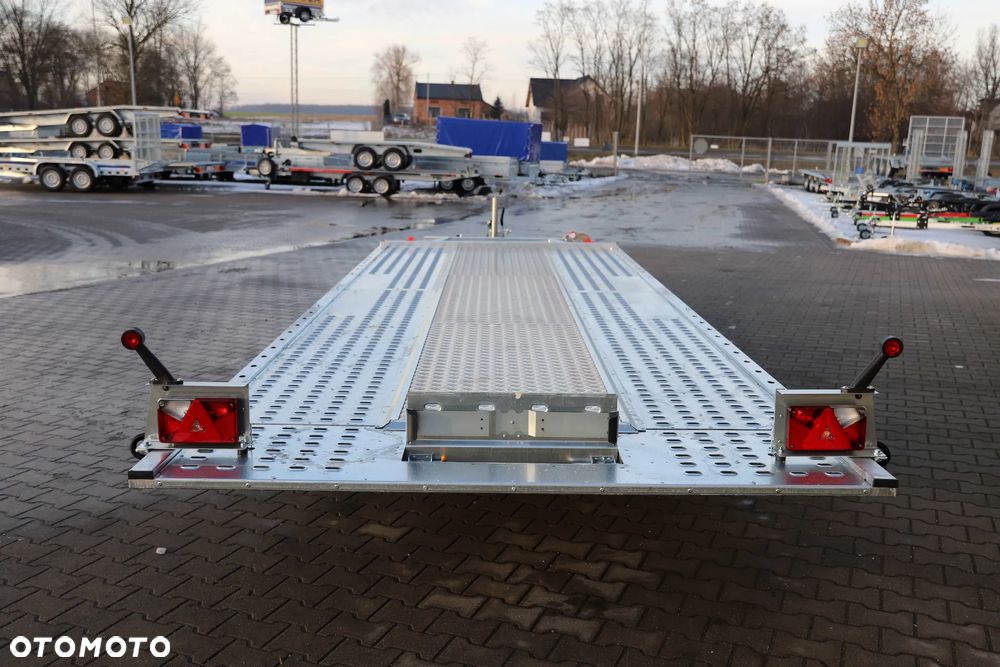 TEMARED /MARTZ CARKEEPER 5820/3 3,5T 580x207cm, Uchylna hydraulicznie , Wypełnienie sklejka+blachy alu, 3 osie, DMC 3500kg ,koła 10 - 5