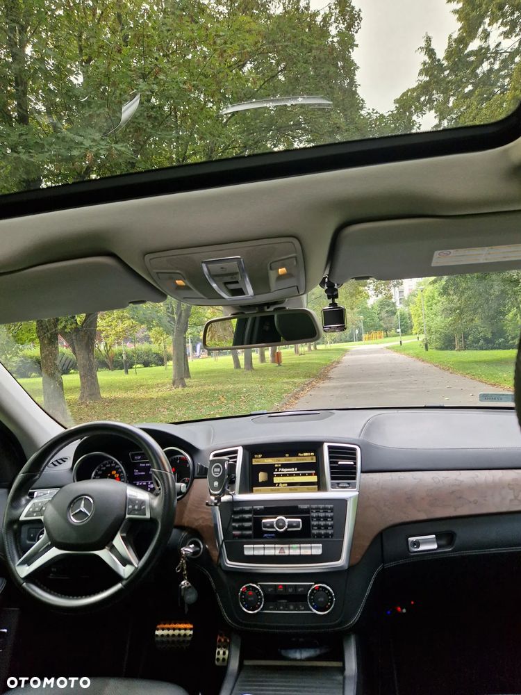 Mercedes-Benz ML - 14