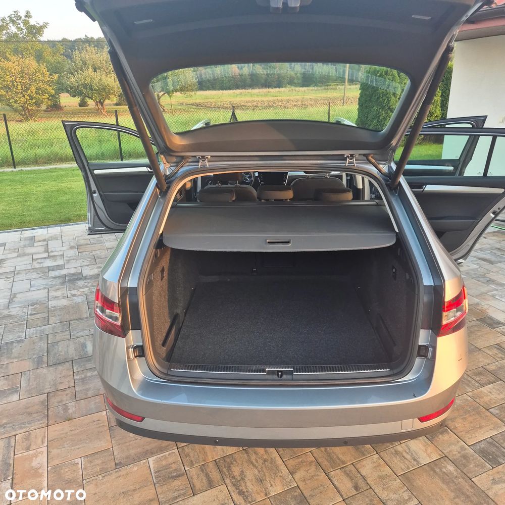 Skoda Superb 2.0 TDI Ambition - 21
