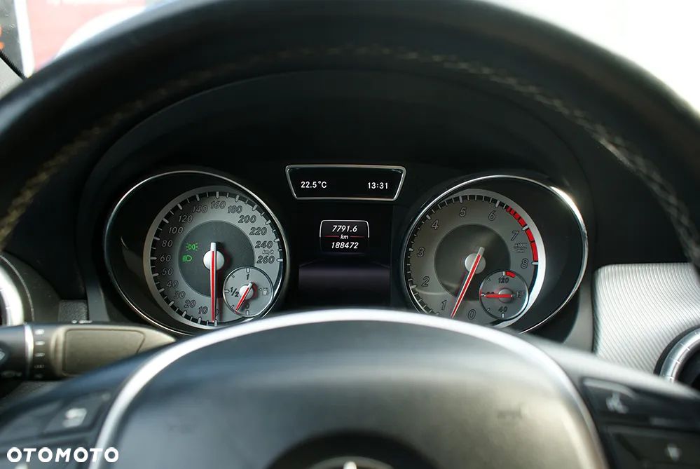 Mercedes-Benz CLA 200 - 13