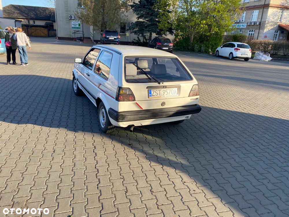 Volkswagen Golf 1.3 CL - 4