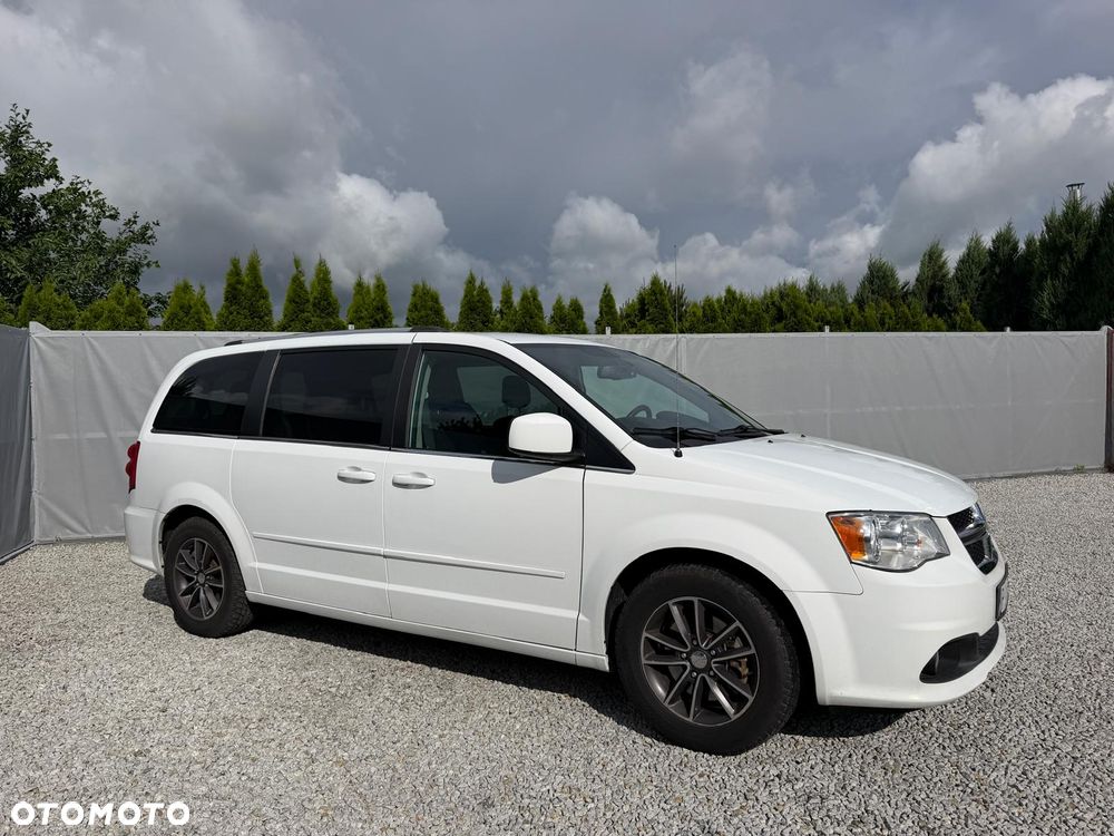Dodge Caravan - 10