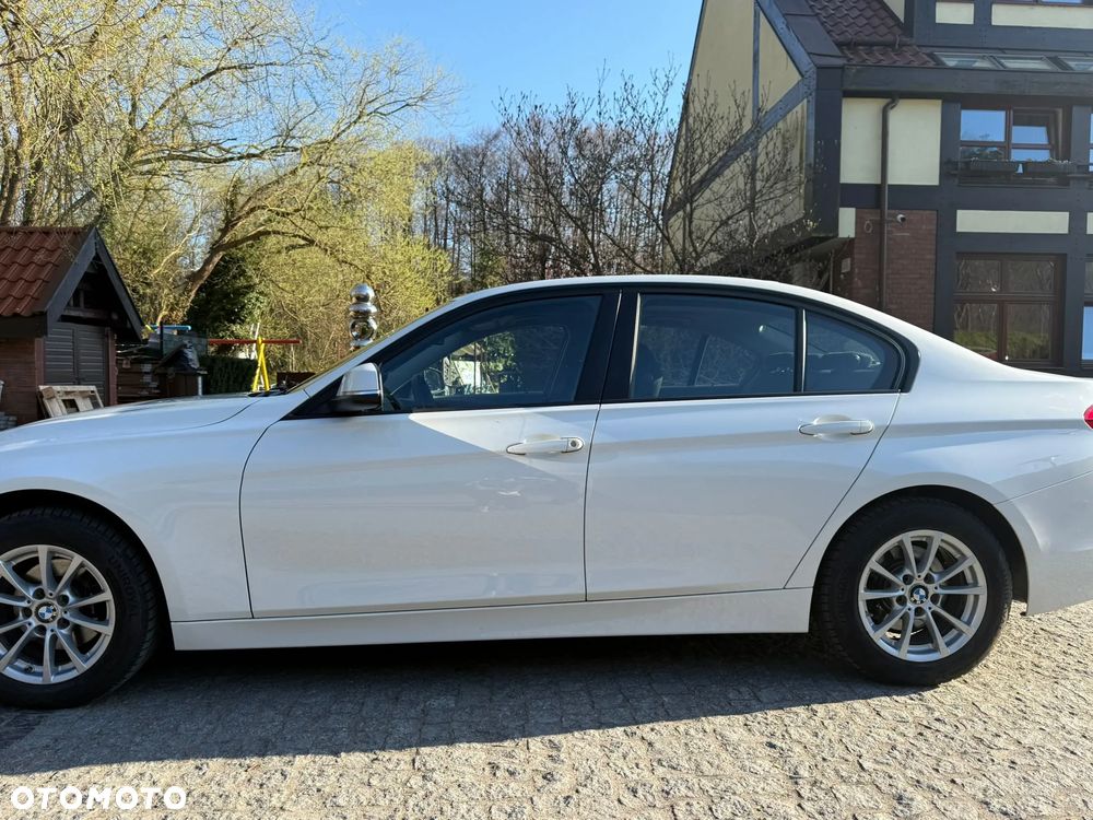 BMW Seria 3 318i Advantage - 22
