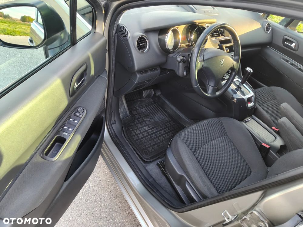 Peugeot 5008 - 14