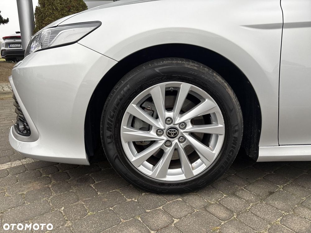 Toyota Camry 2.5 Hybrid Comfort CVT - 29