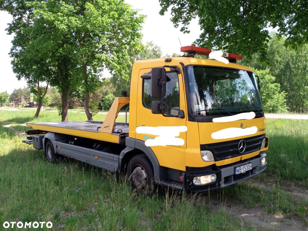 Mercedes-Benz 818 - 3