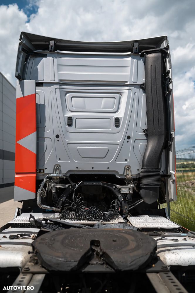Mercedes-Benz Actros Mega - 2