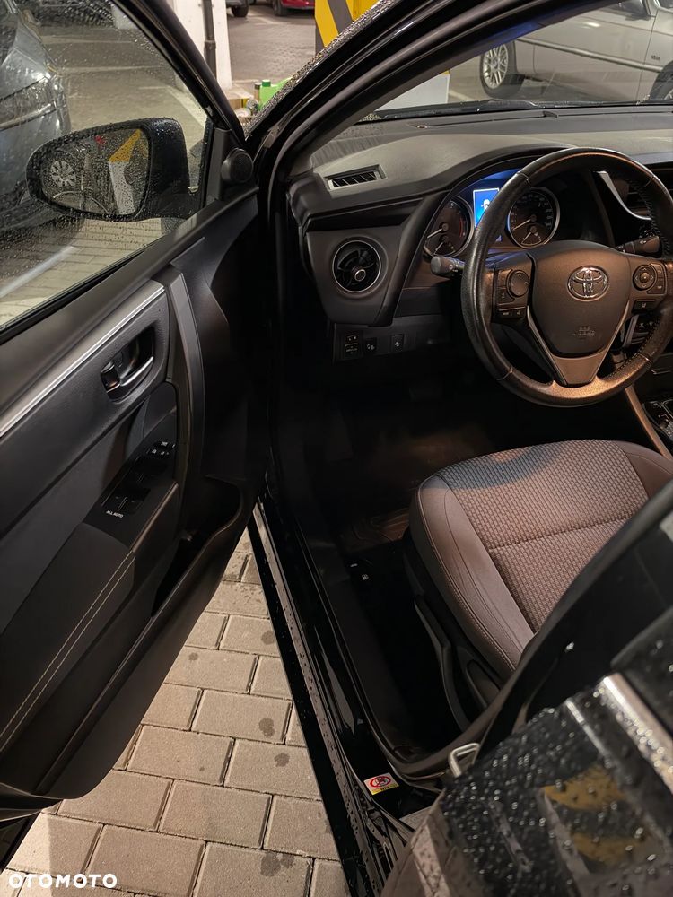 Toyota Corolla - 16