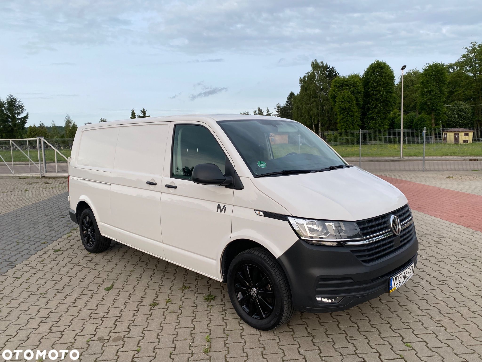 Volkswagen Transporter - 1