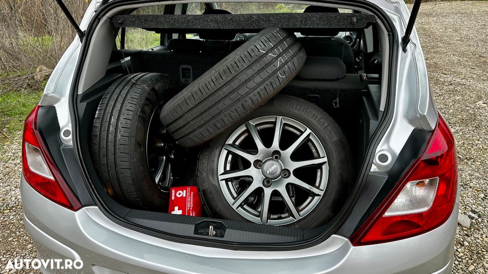 Opel Corsa 1.4 16V Automatik Edition - 8