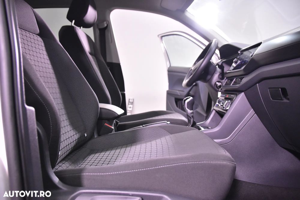 Volkswagen T-Cross - 11