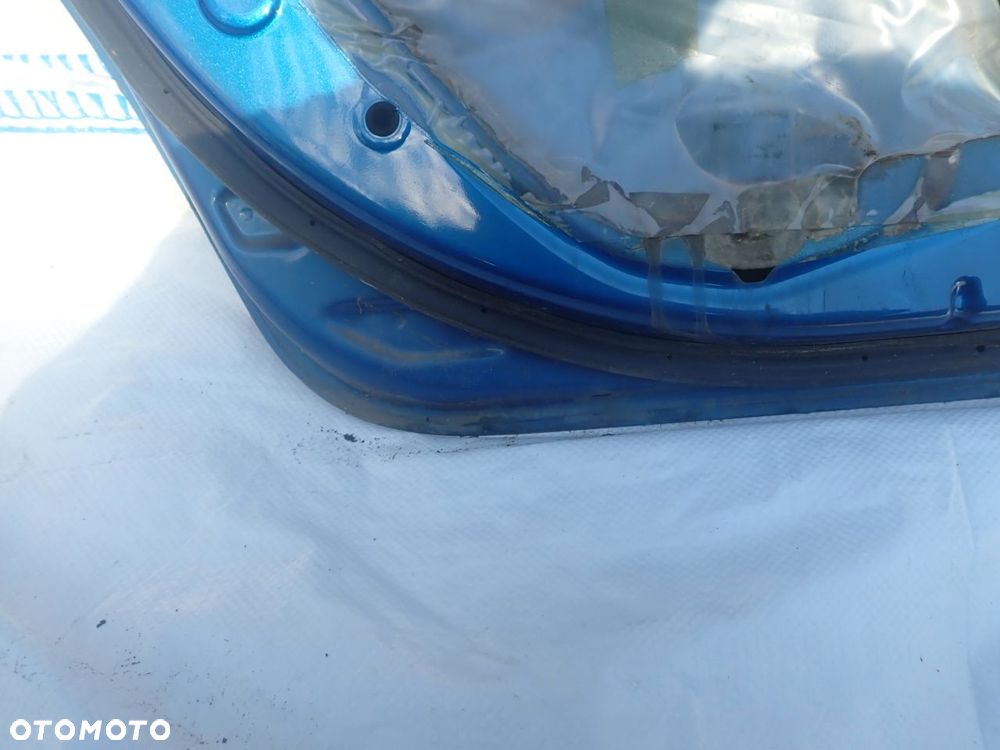 DRZWI LEWY TYŁ TOYOTA YARIS II KOL: 8T0 - 9