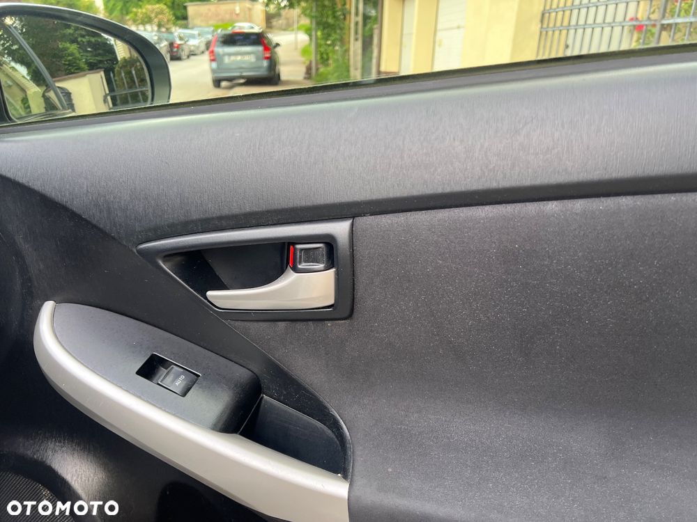 Toyota Prius 1.8 Hybrid Premium - 14