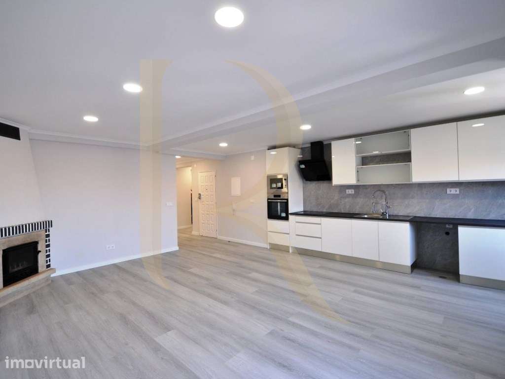 Apartamento T4 remodelado com varanda na Cruz de Pau - Grande imagem: 3/27