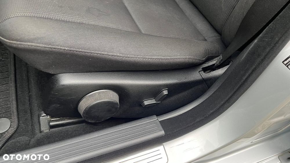 Mercedes-Benz Klasa C 180 T CGI BlueEFFICIENCY - 12