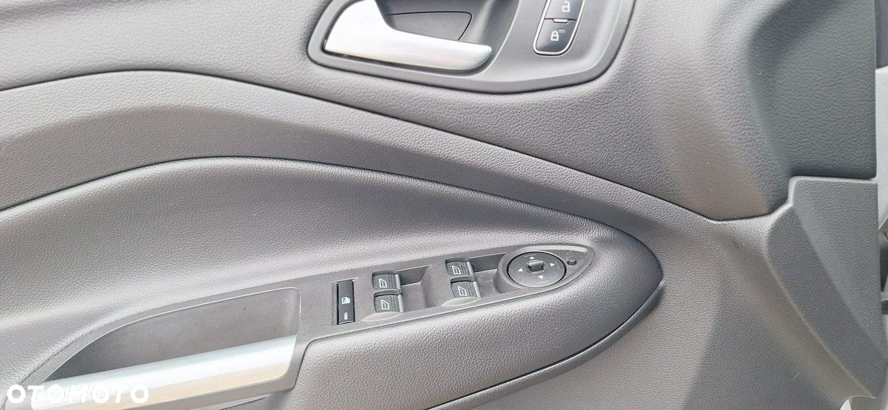 Ford Kuga - 16