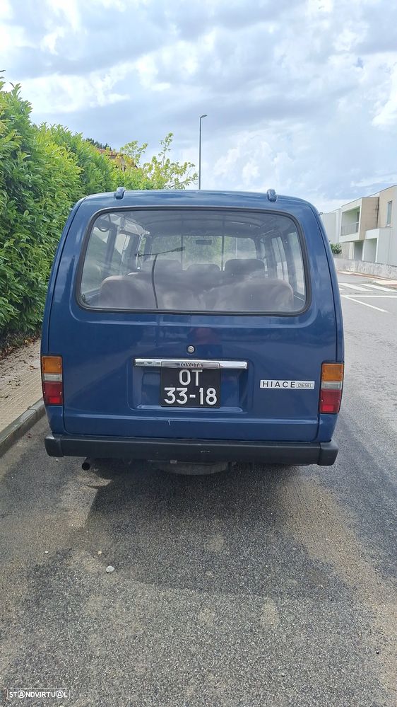 Toyota HiAce - 8