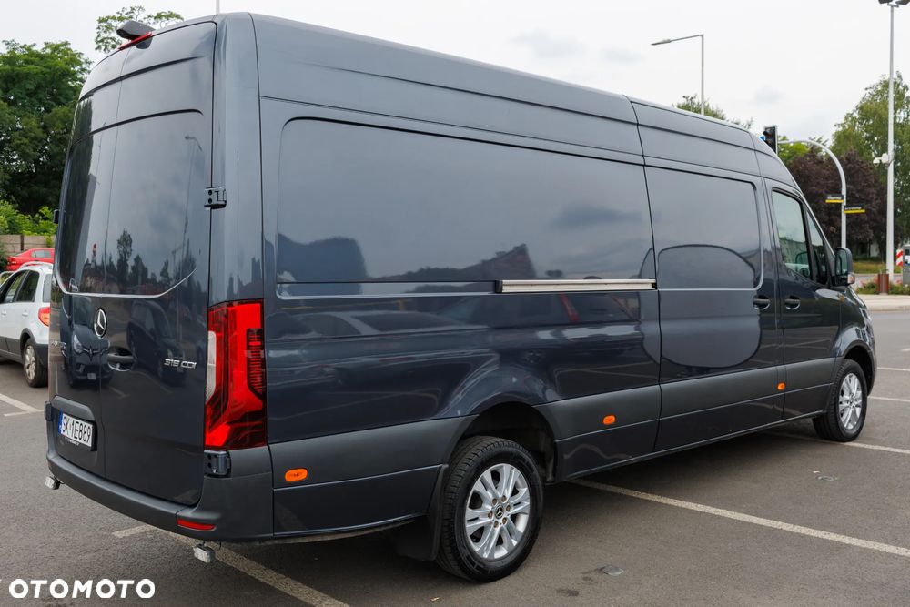 Mercedes-Benz Sprinter - 5