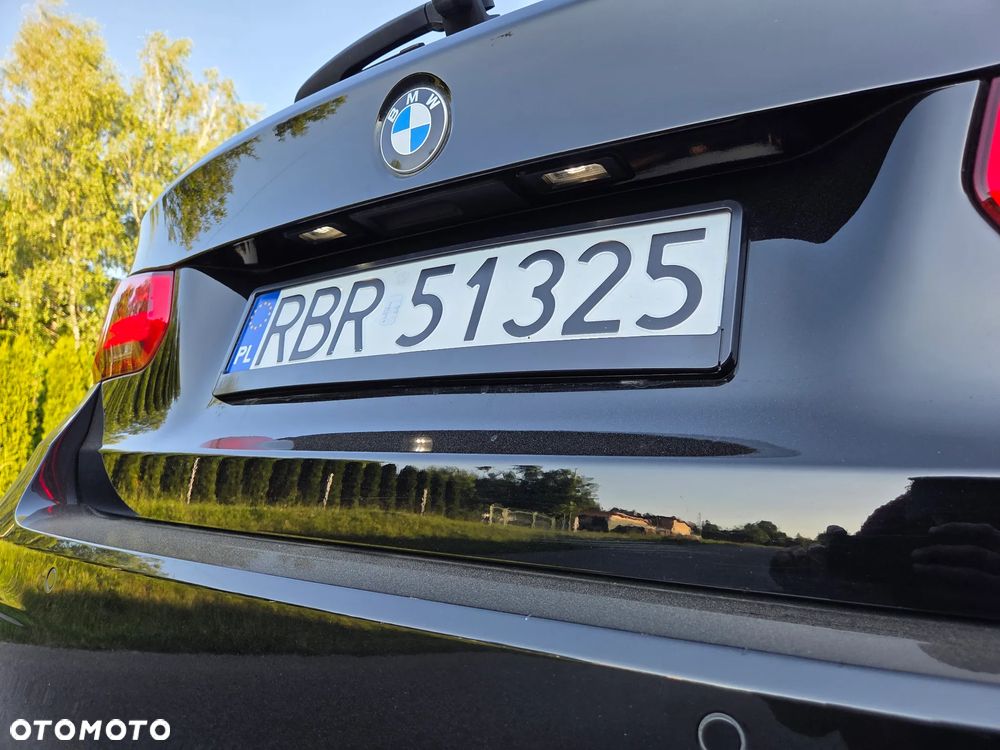 BMW Seria 3 330d xDrive Sport-Aut Sport Line - 15