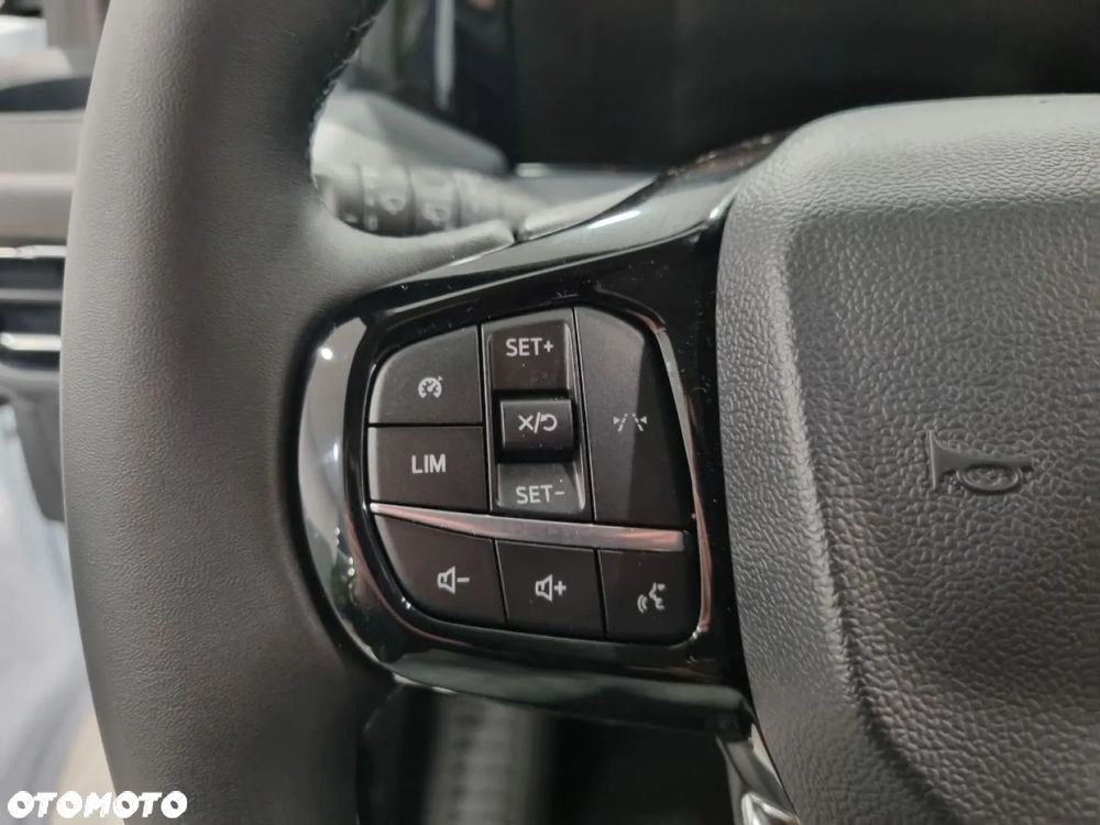 Ford Custom Nugget Camper - 18