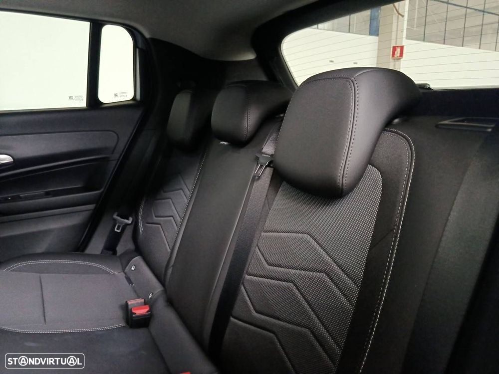 Jeep Avenger 1.2 GSE T3 Summit - 10