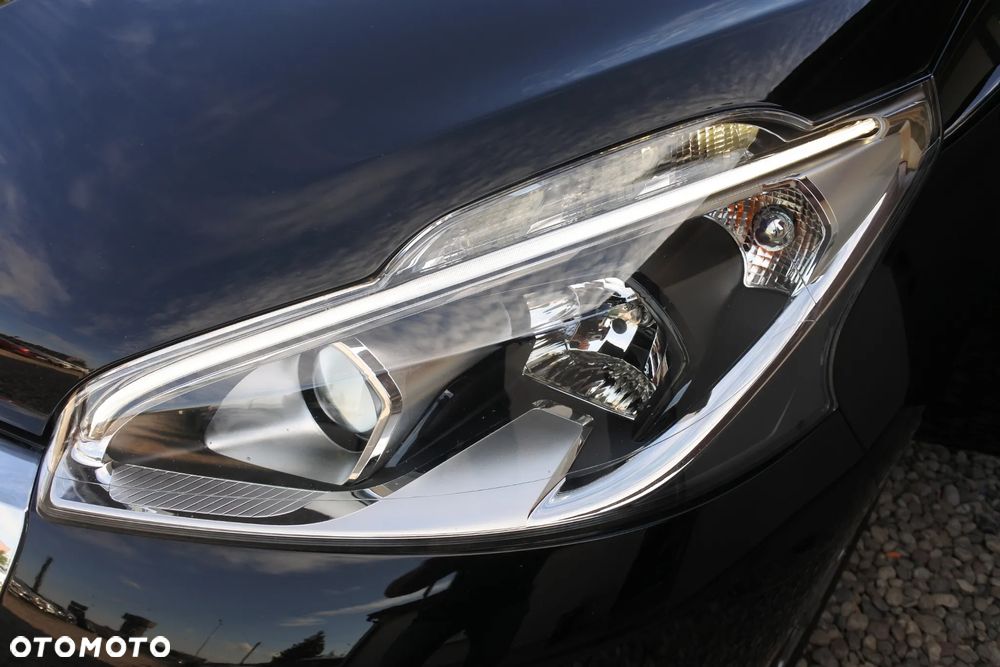 Peugeot 208 1.2 PureTech Allure S&S - 24
