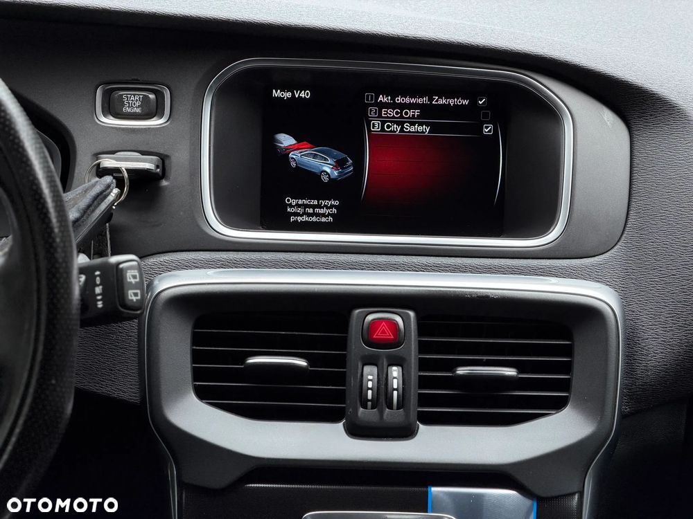 Volvo V40 D2 Drive-E R-Design Kinetic - 30