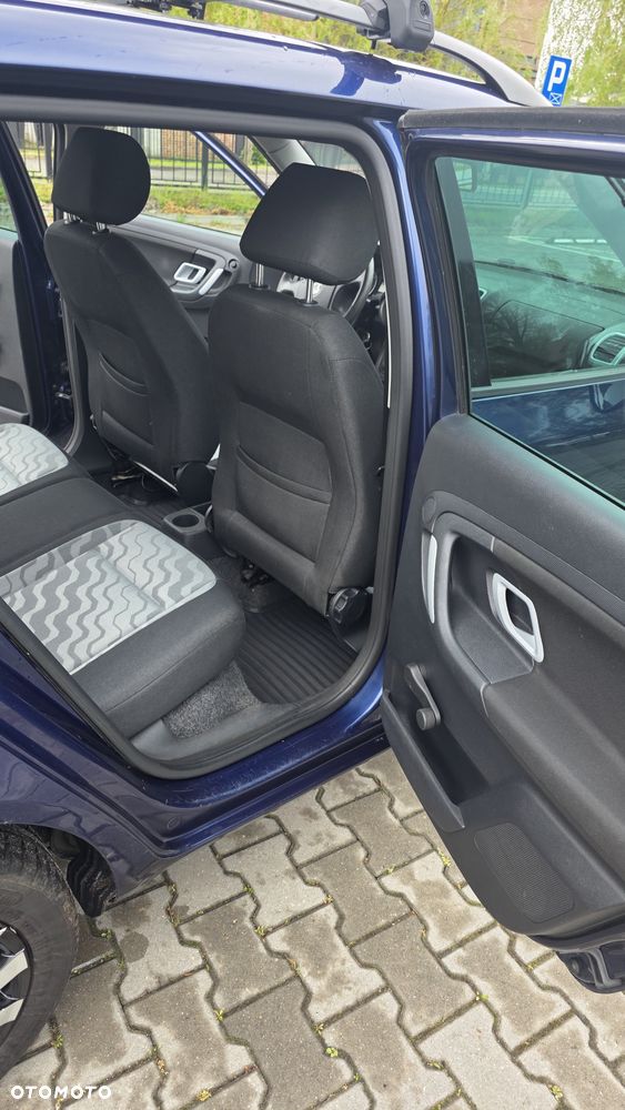 Skoda Fabia 1.6 16V Ambiente - 11