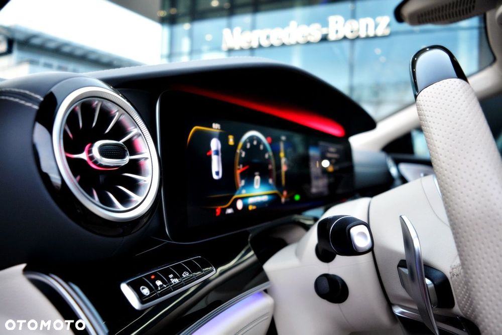 Mercedes-Benz AMG GT 43 4Matic+ Speedshift TCT 9G - 37