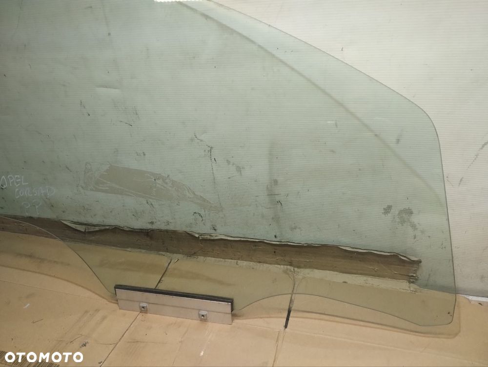 SZYBA BOCZNA PRAWA PRZEDNIA DRZWI OPEL CORSA D 1.0 - 1