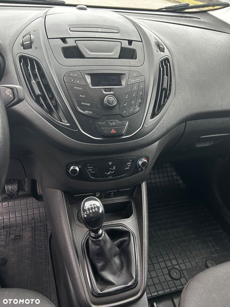 Ford Transit Courier - 15