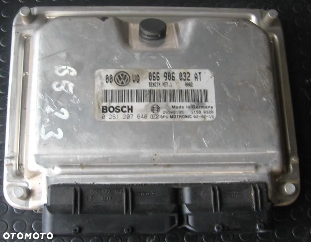 sterownik silnika PASSAT B5 2.3  066906032AT VOLKSWAGEN - 1