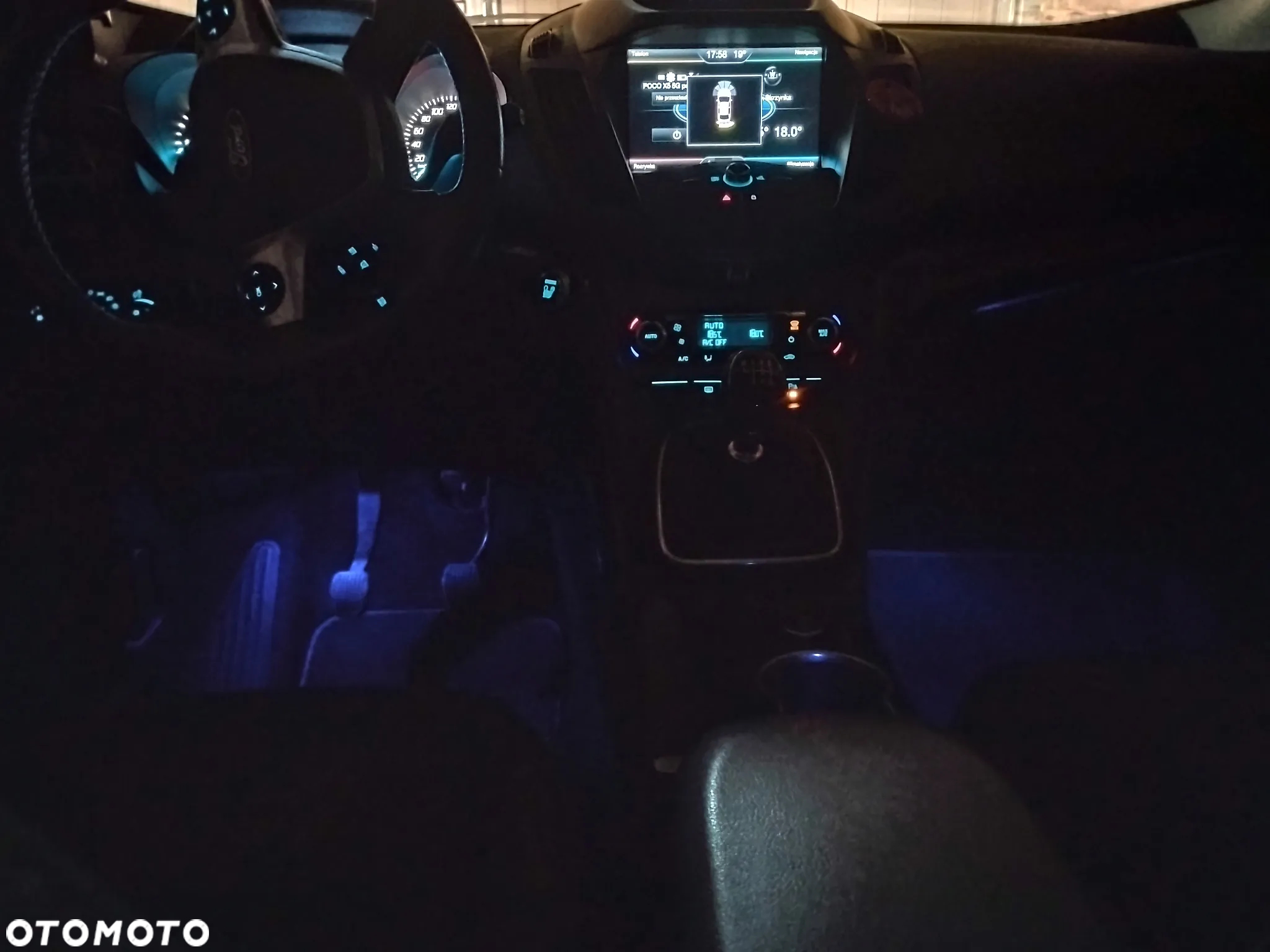 Ford Kuga 2.0 TDCi 2x4 Titanium - 35