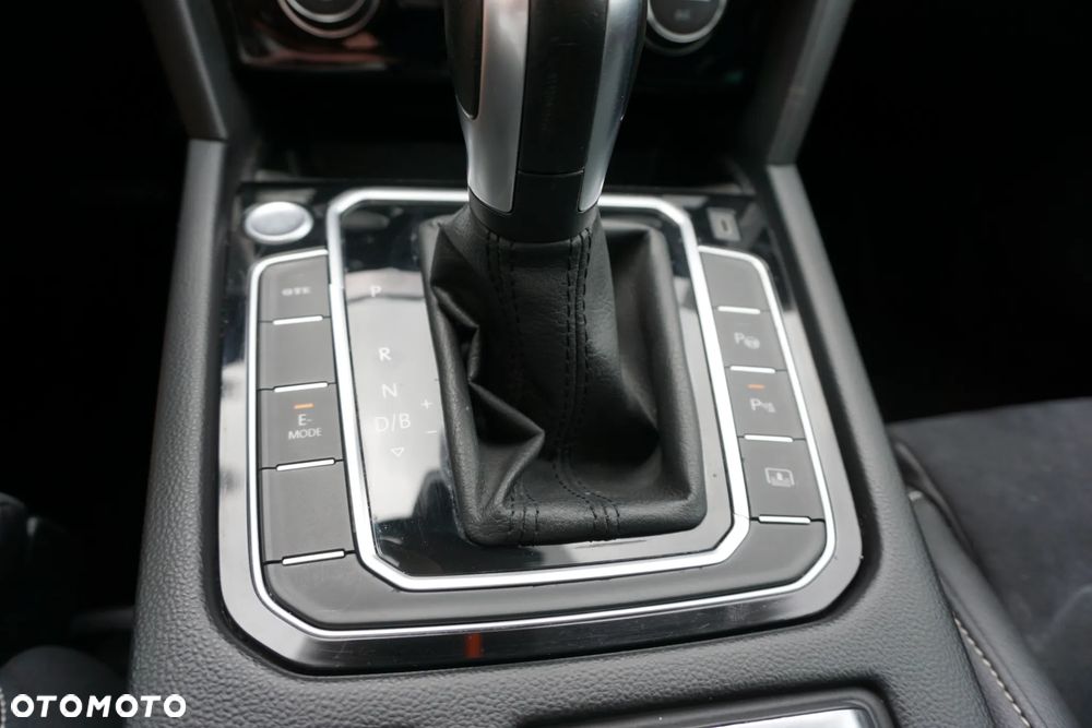 Volkswagen Passat 1.4 TSI Plug-In Hybrid GTE DSG - 25