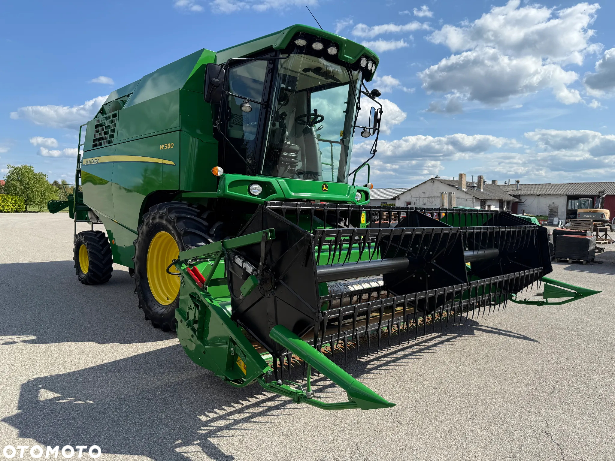 John Deere W 330 - 14
