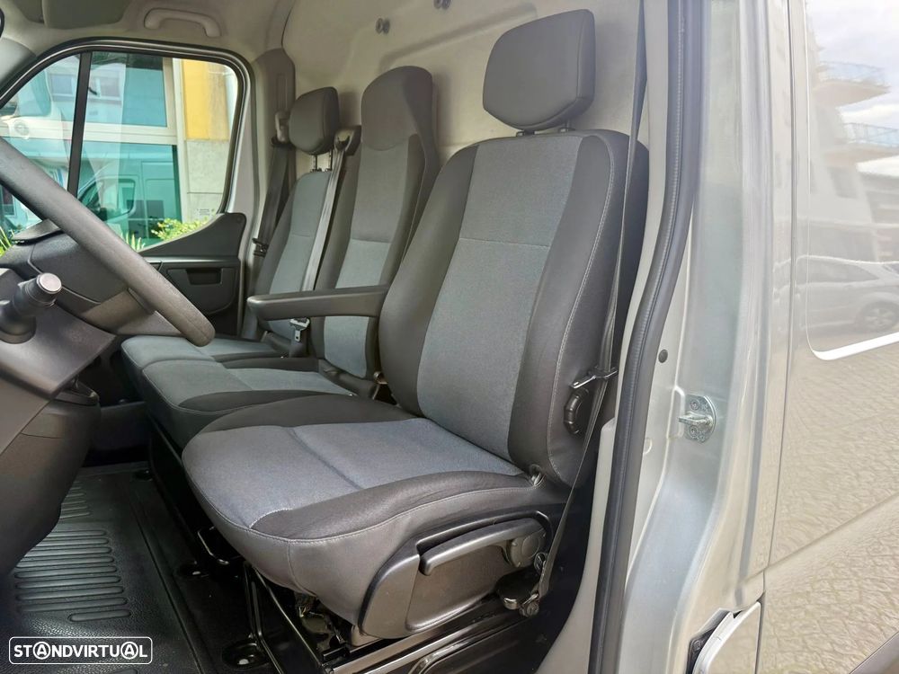 Renault Master 2.3DCI L2H2 135cv 3 Lugares - 15