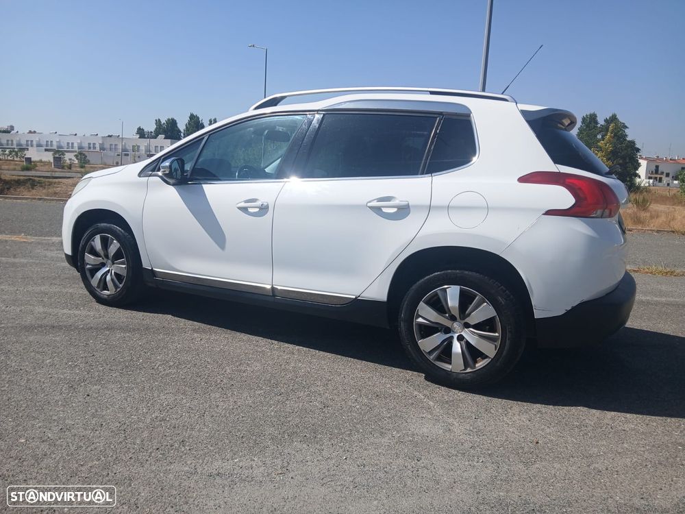 Peugeot 2008 1.2 PureTech Allure - 7