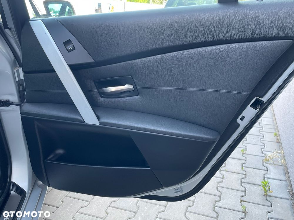 BMW Seria 5 525i - 20