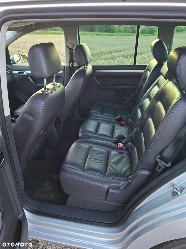 Volkswagen Touran 2.0 TDI Highline - 2
