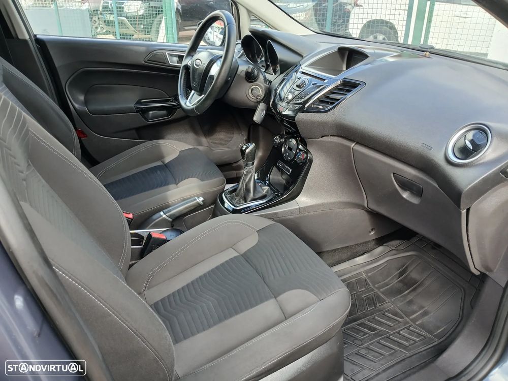 Ford Fiesta 1.0 T EcoBoost Titanium - 45