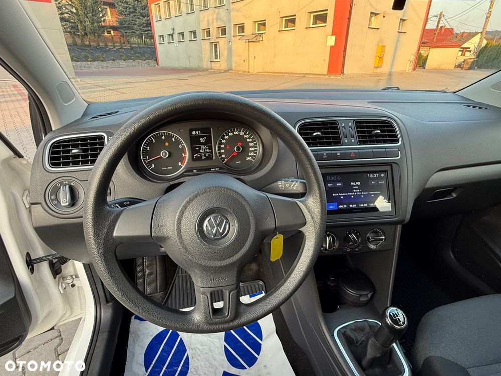 Volkswagen Polo 1.4 16V Trendline - 26