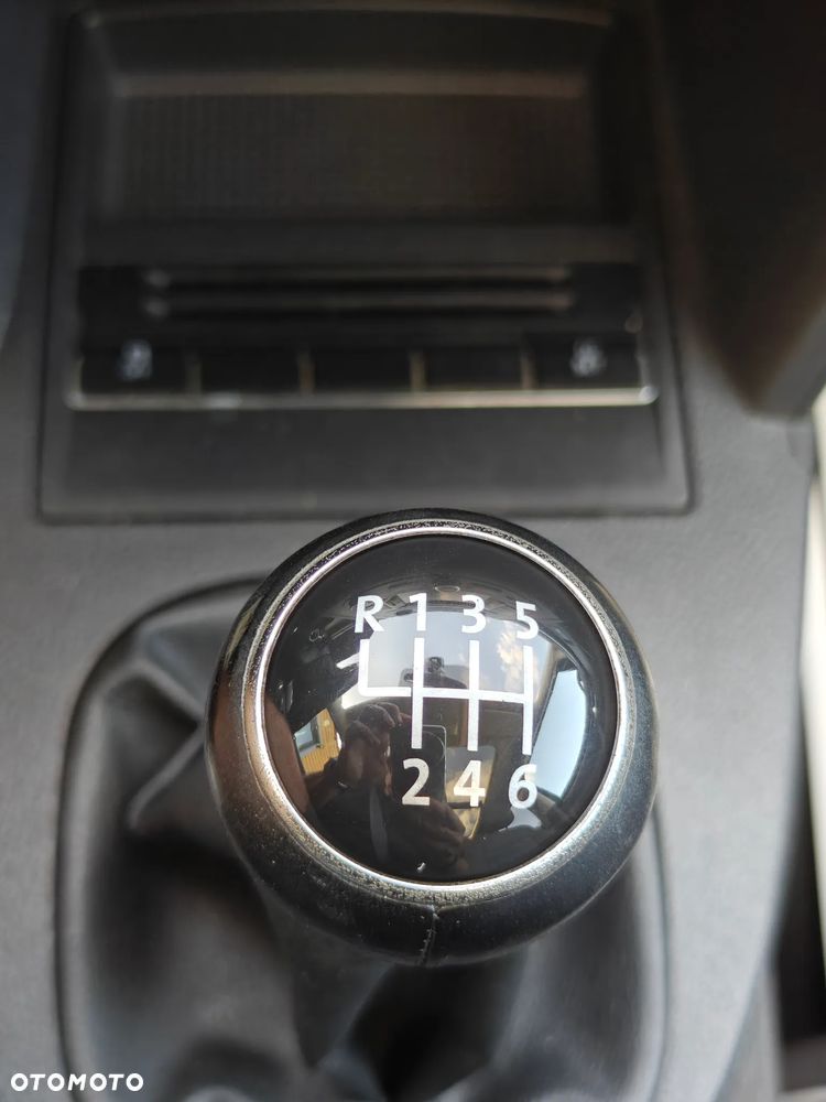 Volkswagen Touran 1.6 TDI DPF Highline - 16