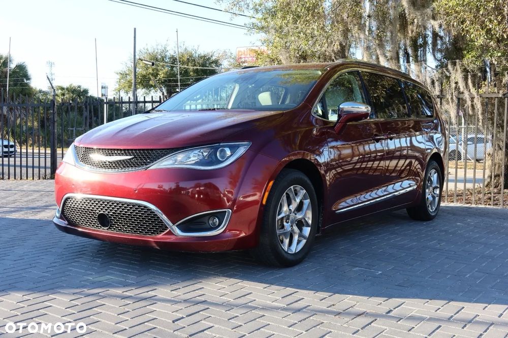 Chrysler Pacifica - 16