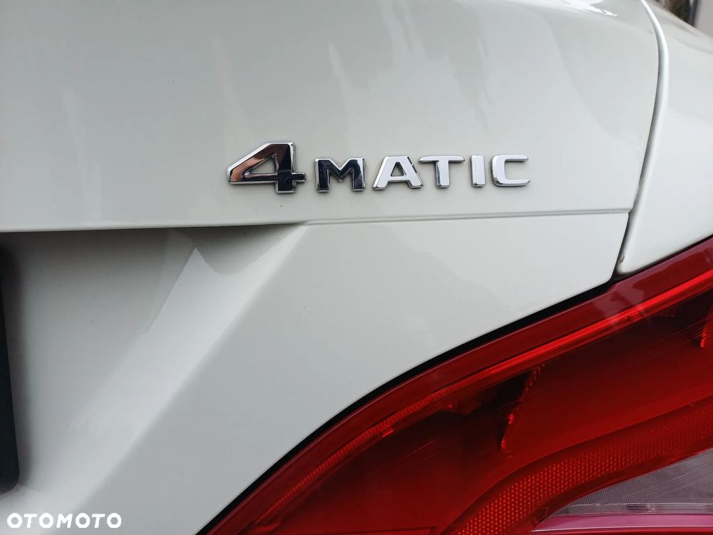 Mercedes-Benz CLA 250 4Matic 7G-DCT UrbanStyle Edition - 11