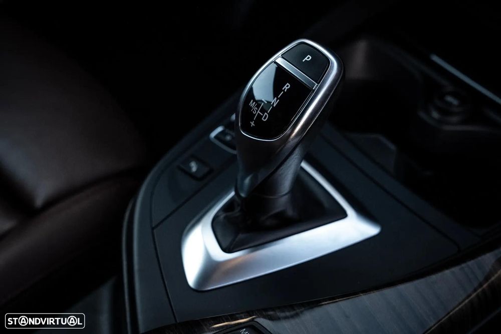 BMW 228 i Pack M Auto - 11